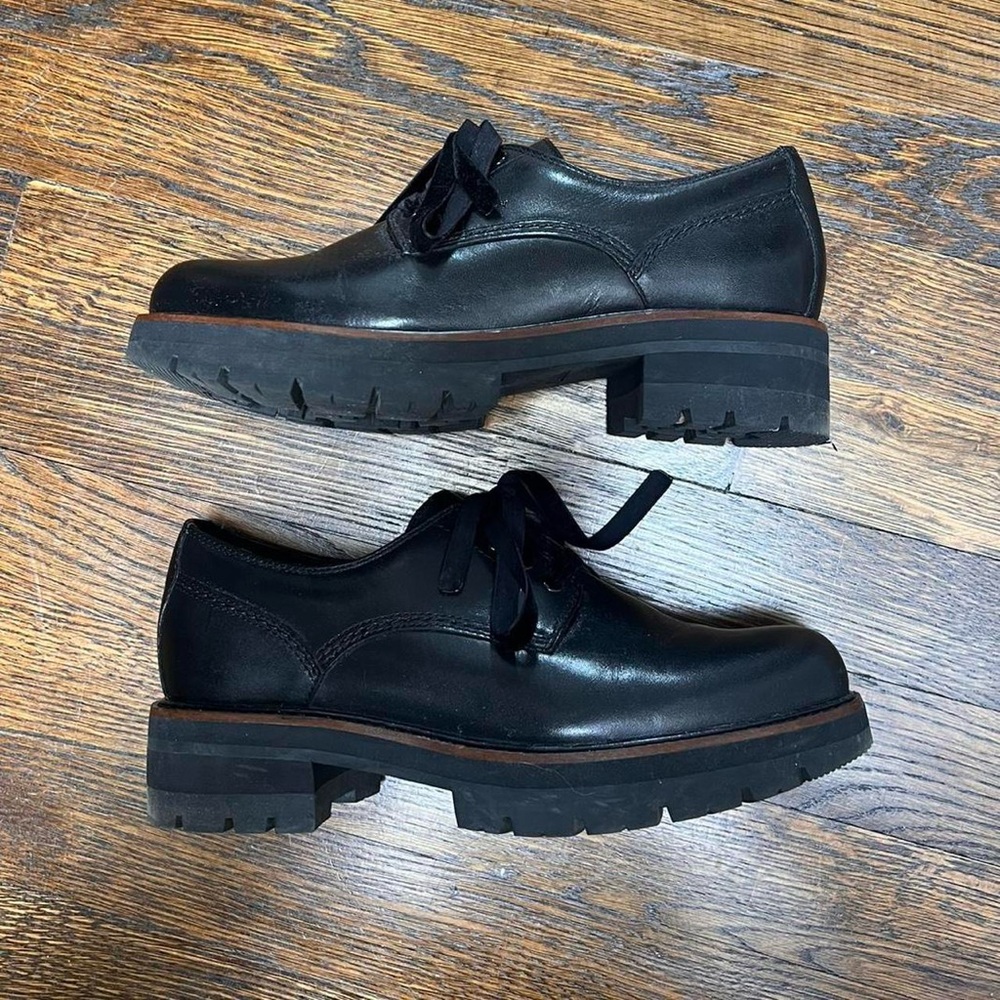 Platform Clark oxfords size 8